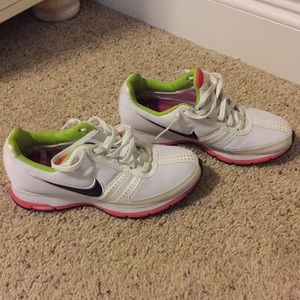 Worn once like new-Nike tennis shoes size 6